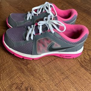 Nike Dual Fusion Size 5.5 women’s